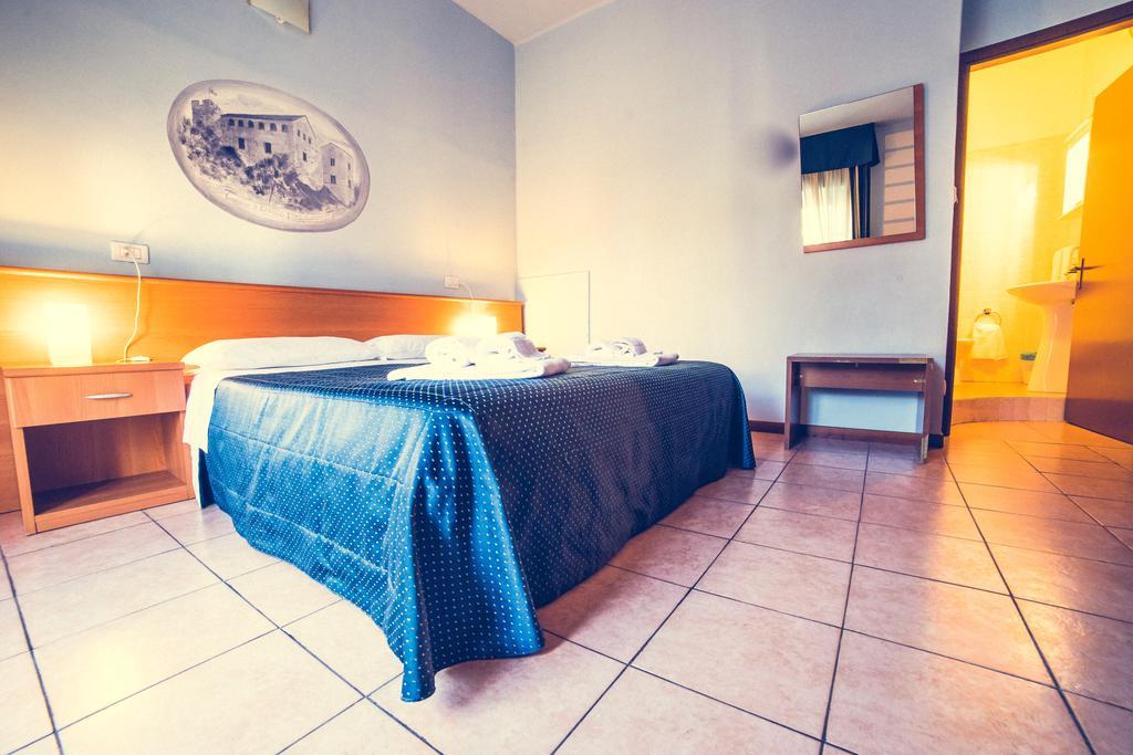 Millesimo Hotel La Gaietta חדר תמונה