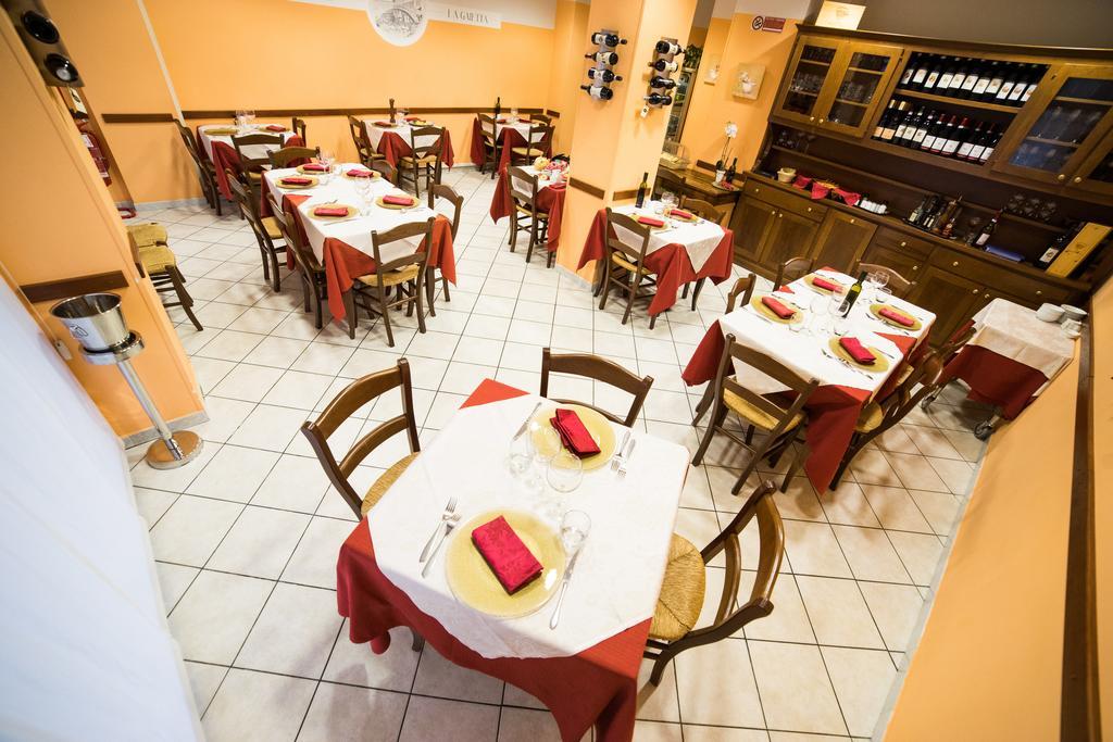 Millesimo Hotel La Gaietta מראה חיצוני תמונה